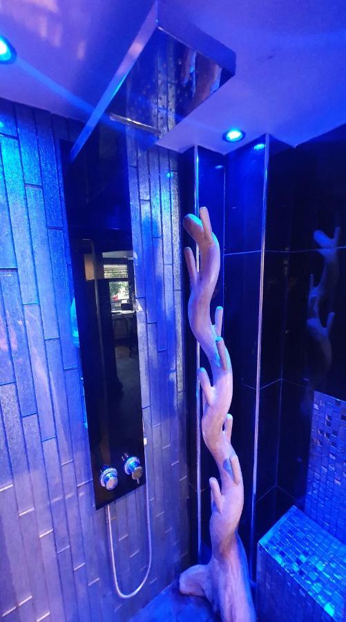 Le K: Upscale Seaside With Japanese Toilet Marseille